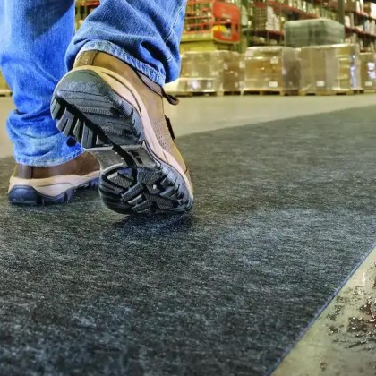 Tapete Adesivo Super Resistente Grippy 91 cm x 15,3 m Preto